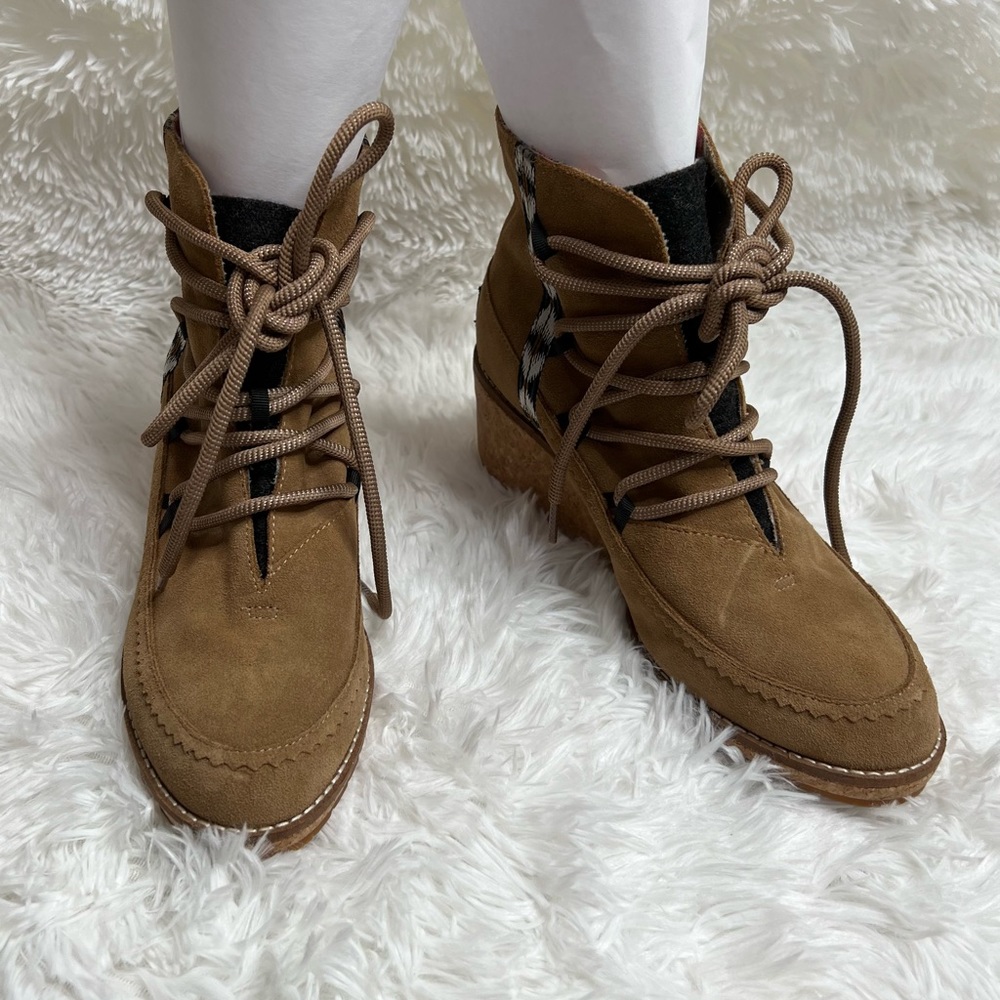Suede Pendleton Islegate Wedge Boot Like New! - image 3
